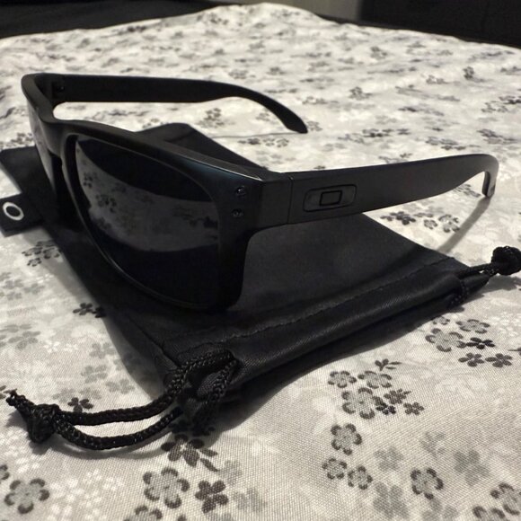 Oakley  Holbrook Black 9102 ✨️ NEW✨️ - Picture 3 of 7